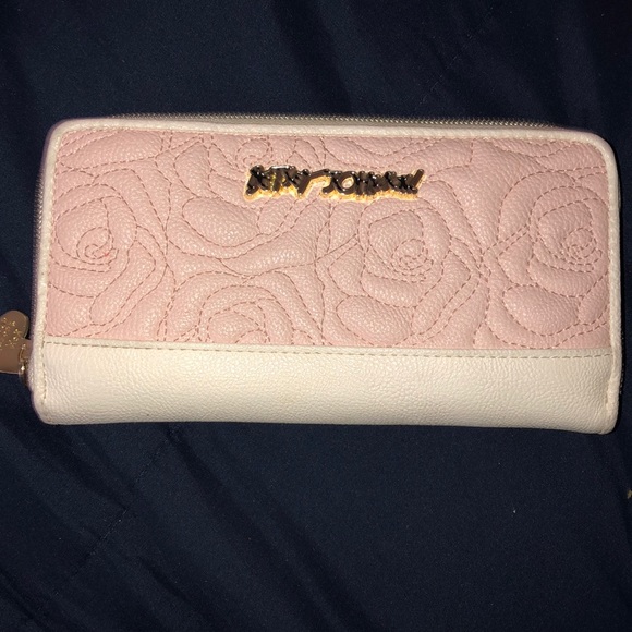 Wallet - Picture 1 of 4